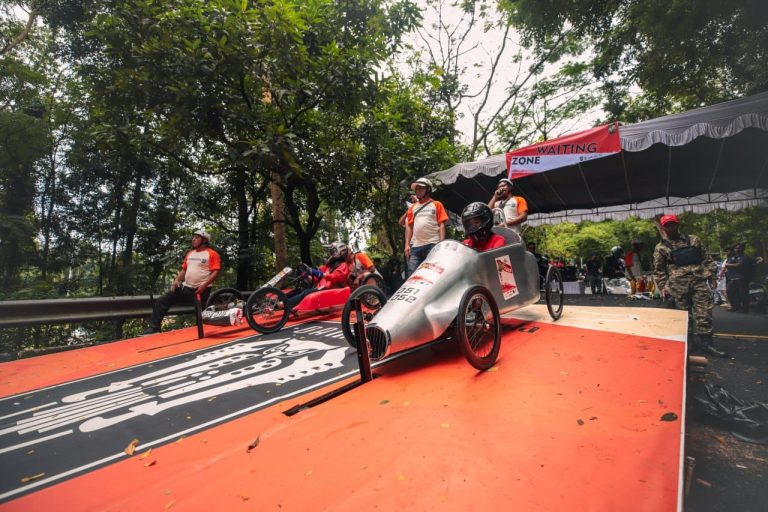 173424431338-lomba-kereta-peti-sabun-didorong-masuk-kalender-kharisma-event-nasional