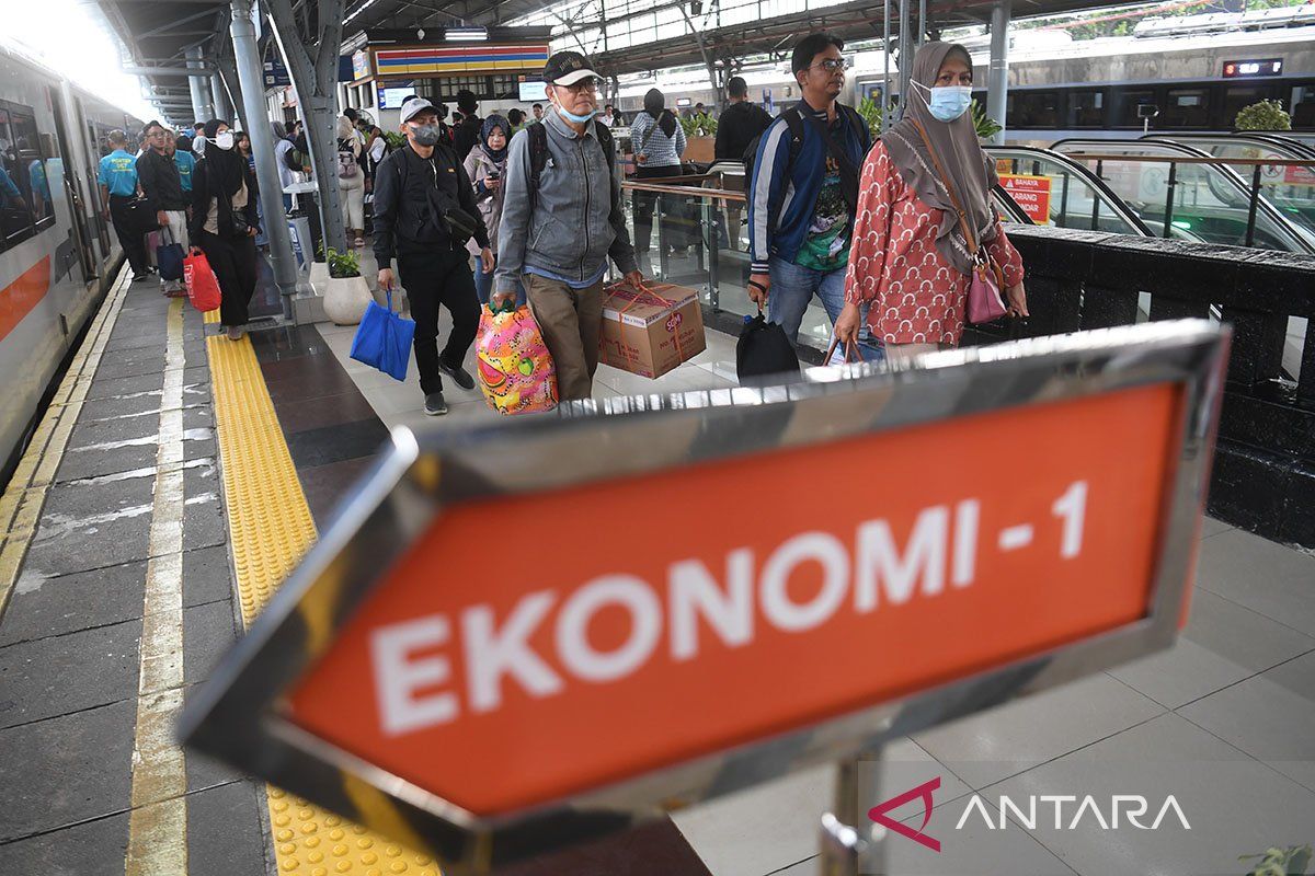 Arus-Balik-Pasar-Senen-050425-Ak-7_1