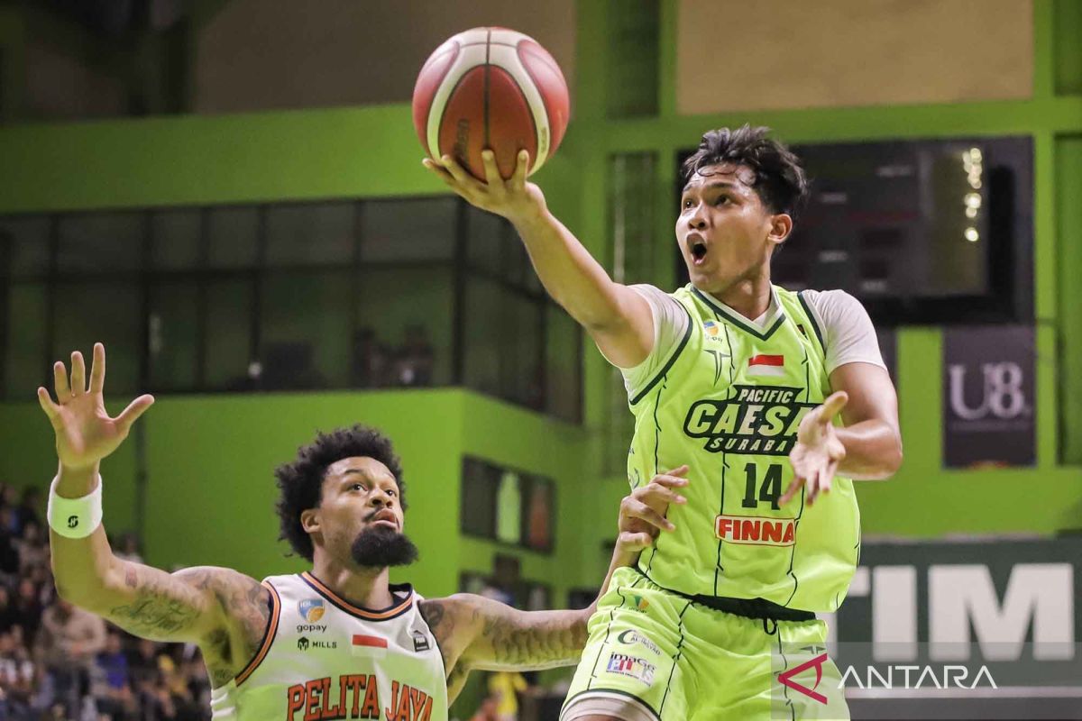 Pelita-Jaya-Basketball-Jakarta-kalahkan-Pacific-Caesar-Surabaya-300425-rzl-6.jpg