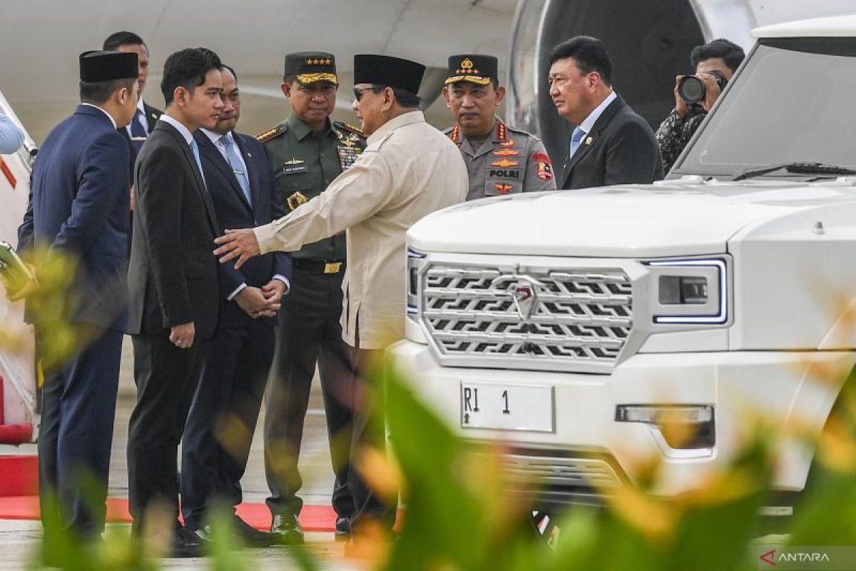 Presiden-Prabowo-Tiba-di-Indonesia-usai-lawatan-di-Lima-negara-Timur-Tengah-15042025-gp-6.jpg