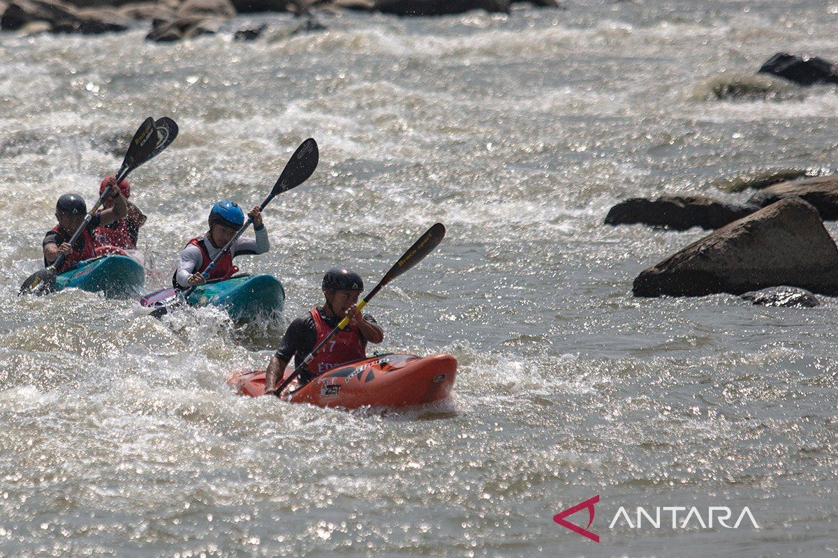 Kompetisi-perahu-kayak-Internasional-310525-afa-6.jpg