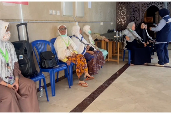 MENDEKATI-PUNCAK-HAJI-JAMAAH-LANSIA-JALANI-PEMERIKSAAN-KESEHATAN.jpg