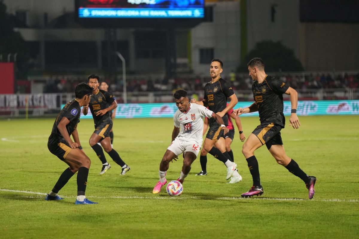 Malut-United-vs-PSIS-Semarang-16-Mei-2025-1.jpg