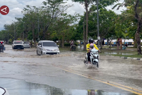 ROB-DAN-HUJAN-LEBAT-PICU-BANJIR-MELUAS-BPBD-KALTARA-SIAPKAN-EVAKUASI.jpg