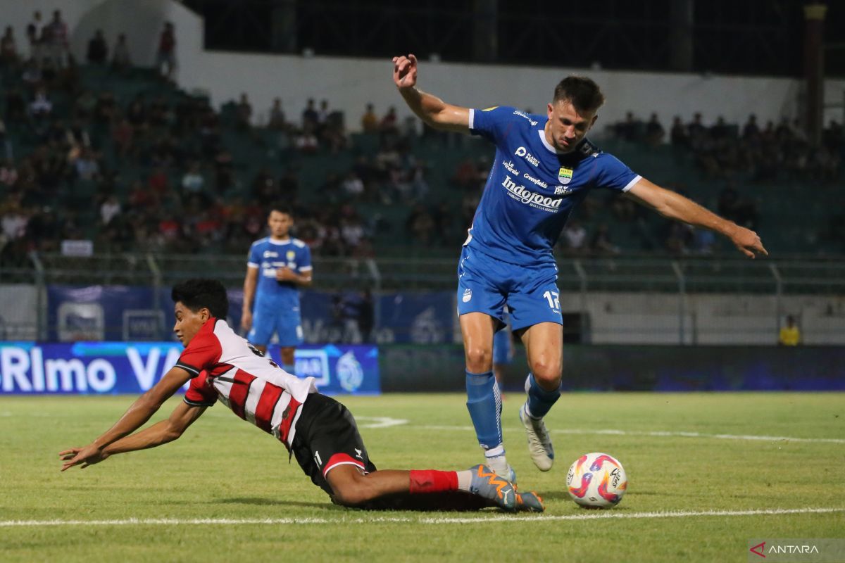 madura-united-imbang-lawan-persib-28092024-ma-3.jpg