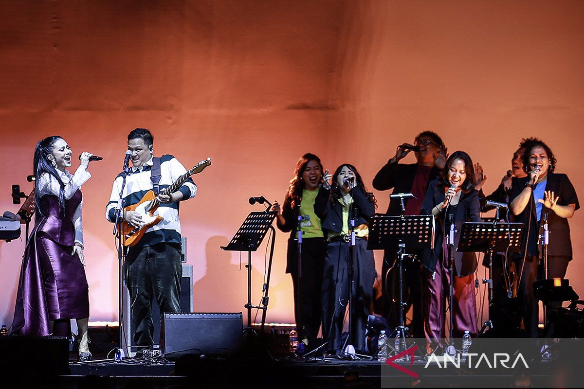 penghormatan-kepada-titiek-puspa-di-bni-java-jazz-festival-2025-310525-dr-a.jpg