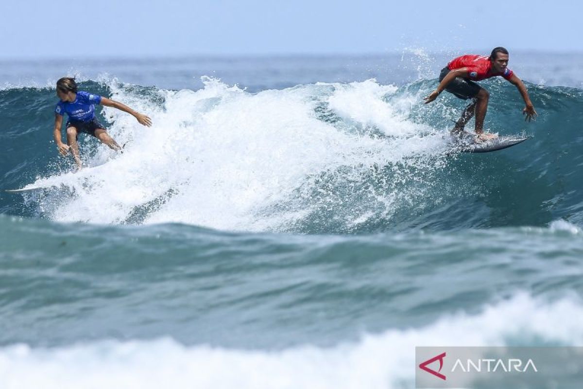Pembukaan-Kejuaraan-Surfing-Internasional-2024-Di-Manokwari-011224-CI-3.jpg
