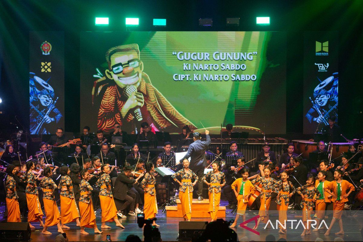 Pertunjukan-Orkestra-Pop-Jawa-030625-afa-4.jpg