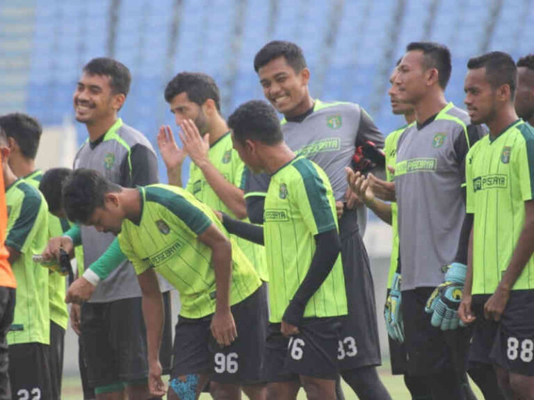 Ruben%2BSanadi%2BPeringatkan%2BPersebaya%2BTak%2BRemehkan%2BPerseru%2BSerui.lelemuku.com.jpg