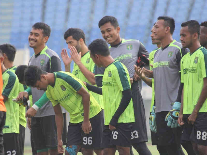Ruben%2BSanadi%2BPeringatkan%2BPersebaya%2BTak%2BRemehkan%2BPerseru%2BSerui.lelemuku.com.jpg