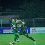 pemain-persebaya-bruno-moreira-dribbling.jpg