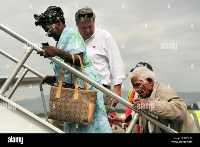 us-citizens-in-haiti-board-an-american-airlines-boeing-747-aircraft-HE92GX.jpg