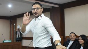 ammar-zoni-pikir-pikir-divonis-7-tahun-penjara-kasus-narkoba