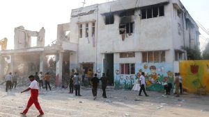 semua-sekolah-di-iran-tutup-gara-gara-perang-siswa-belajar-via-tv